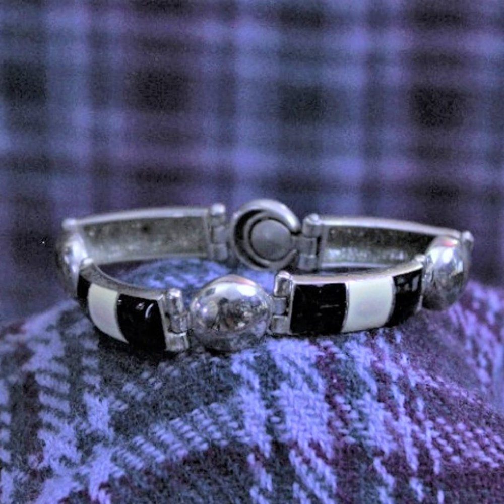 Black and White Enamel Hinged Bracelet with Magnetic Clasp